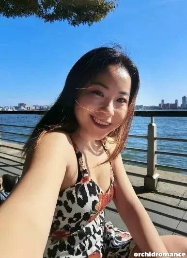 Tina Profile image 4
